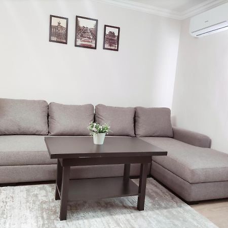 Renovated 1 Bedroom With King Size Bed In Kentron Jereván Kültér fotó