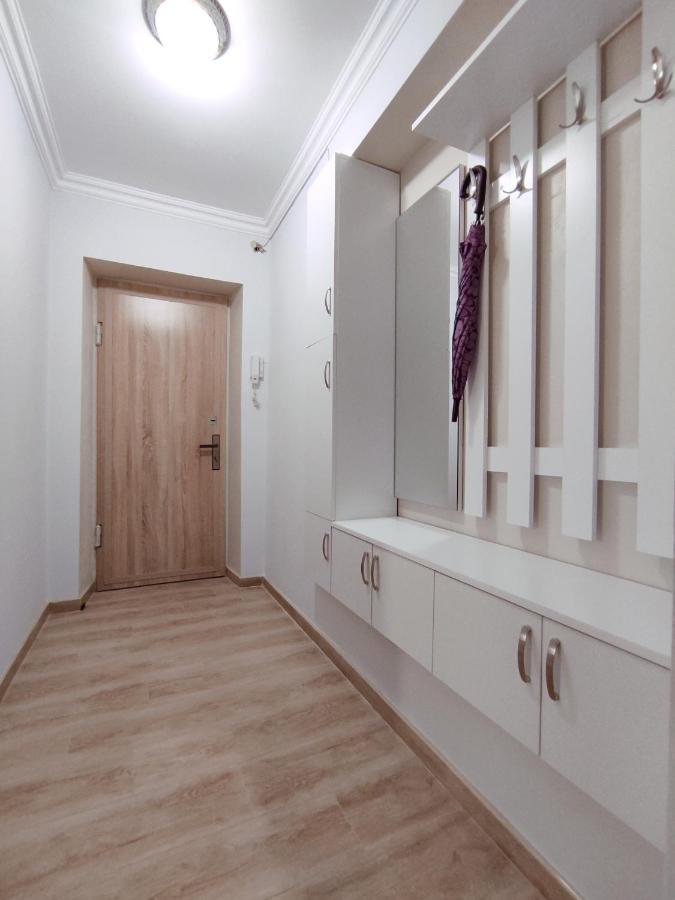 Renovated 1 Bedroom With King Size Bed In Kentron Jereván Kültér fotó