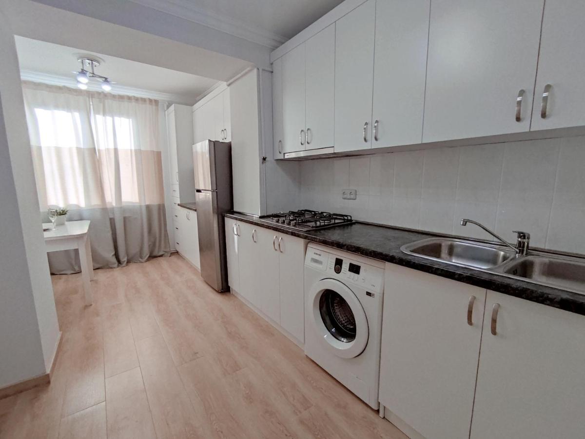 Renovated 1 Bedroom With King Size Bed In Kentron Jereván Kültér fotó